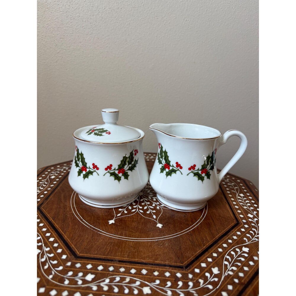Vintage Kashima ‘Christmas Holly’ Covered Sugar & Creamer Set Japan